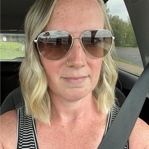 Meet your Posher, Alyssa